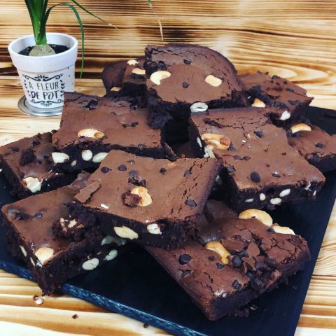 brownie aux noix de cajou, bar à salades, villeurbanne