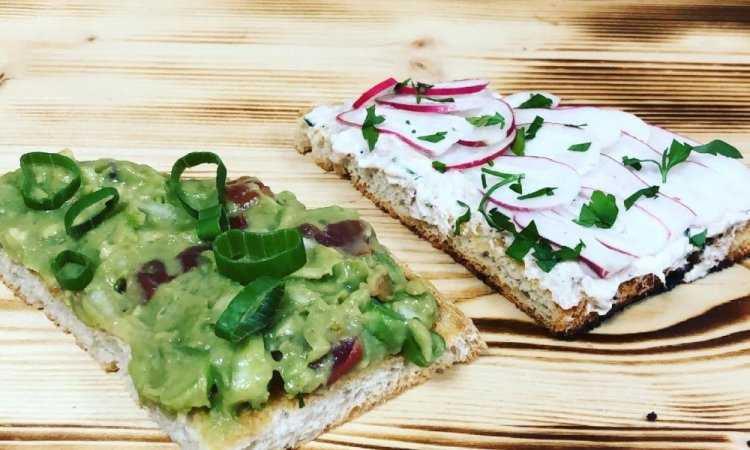 Tartines salées avocats, thon